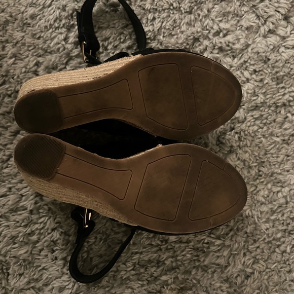 Tory Burch Wedge Sandle - Picture 9 of 9